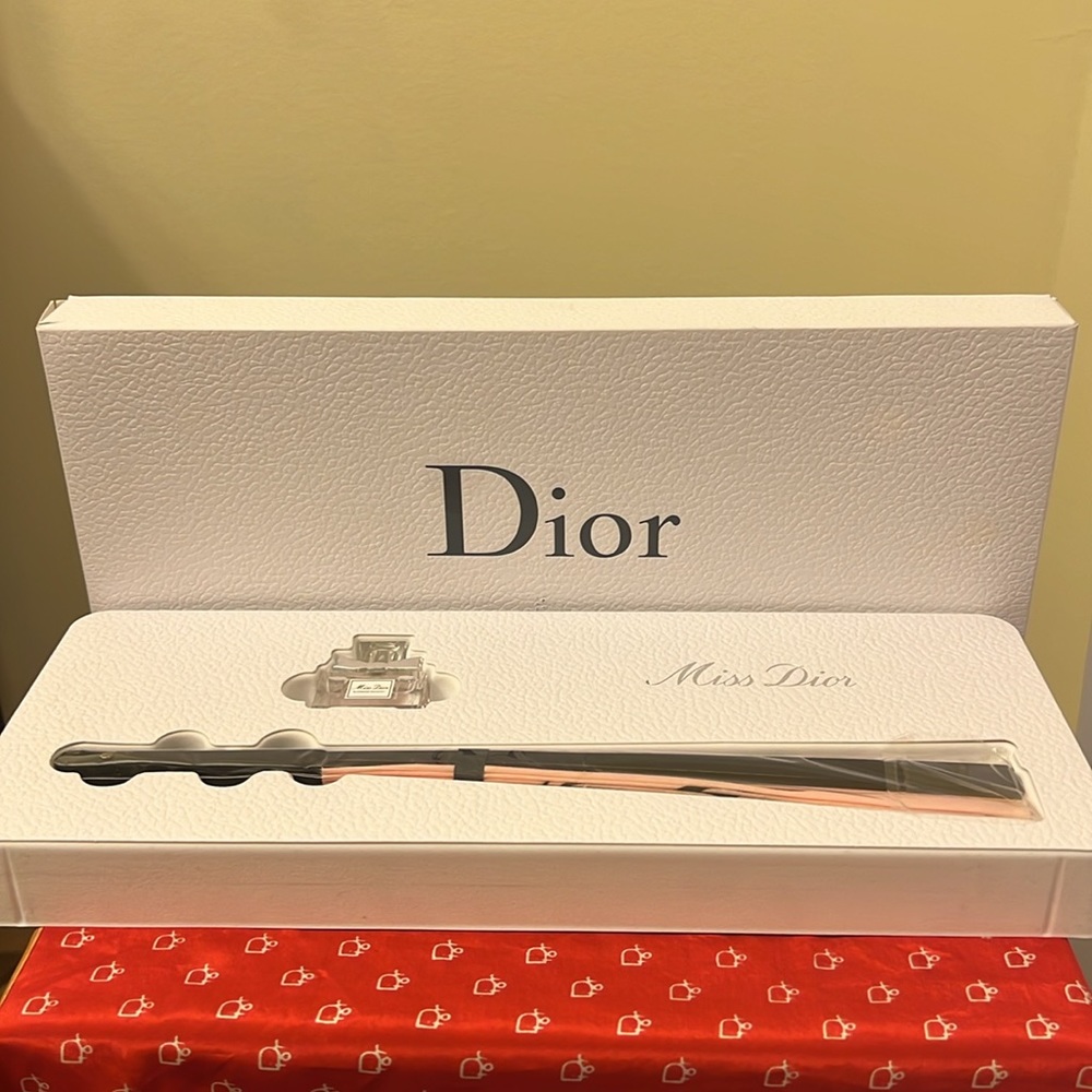 Brand New DIOR Miss Dior Fan - Picture 13 of 16